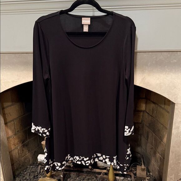 Chico's Black Blouse with White Patterned Trim Asymmetrical Hem size Medium - Picture 1 of 5